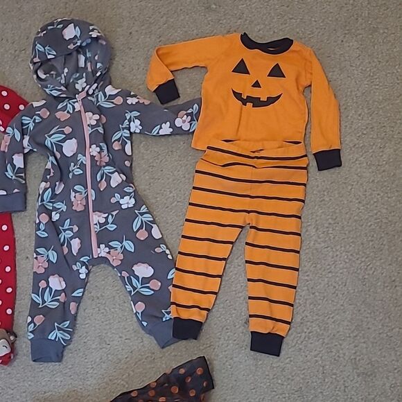 9-12 months clothing lot pajamas, shirts, pants and butterfly costume - Picture 4 of 6